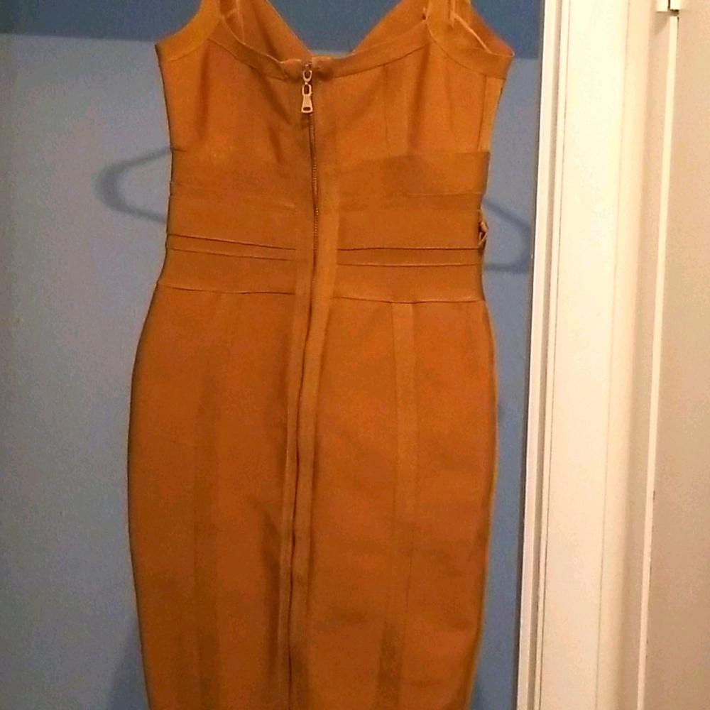 Dress - Picture 1 of 2